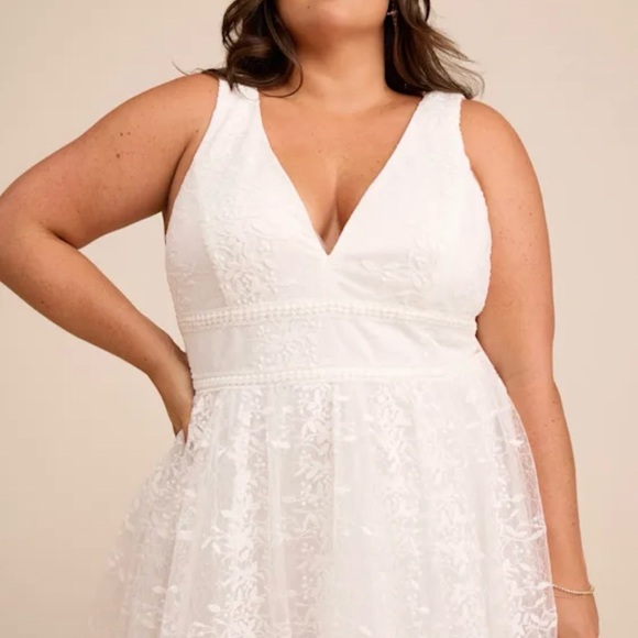 Lulus Ivory Sweetest Beloved Mesh Embroidered
Sleeveless Maxi Wedding Dress 2X - Picture 3 of 11